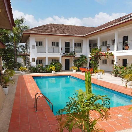 Bragha Apartments And Hotel Sekondi-Takoradi Екстериор снимка