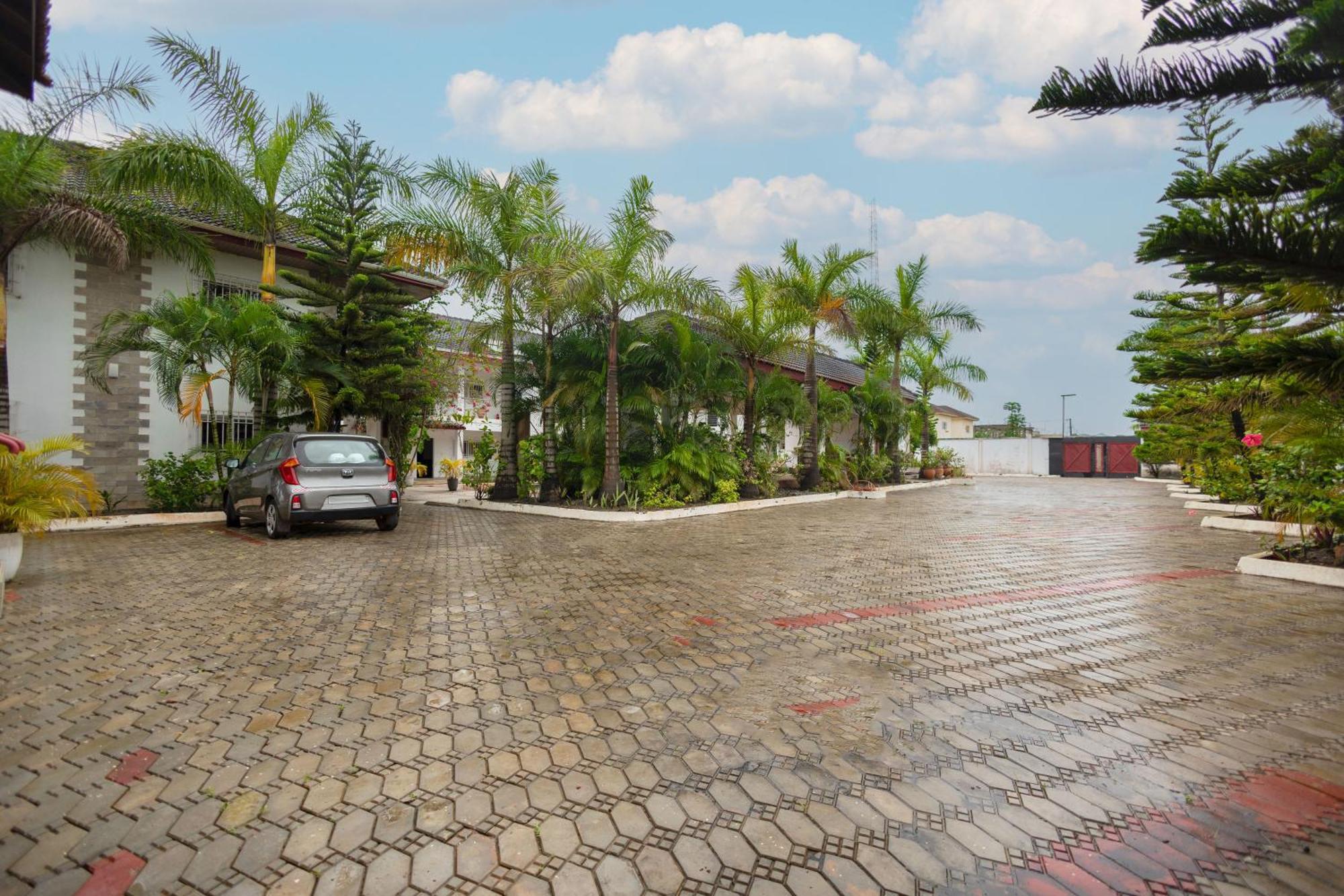 Bragha Apartments And Hotel Sekondi-Takoradi Екстериор снимка
