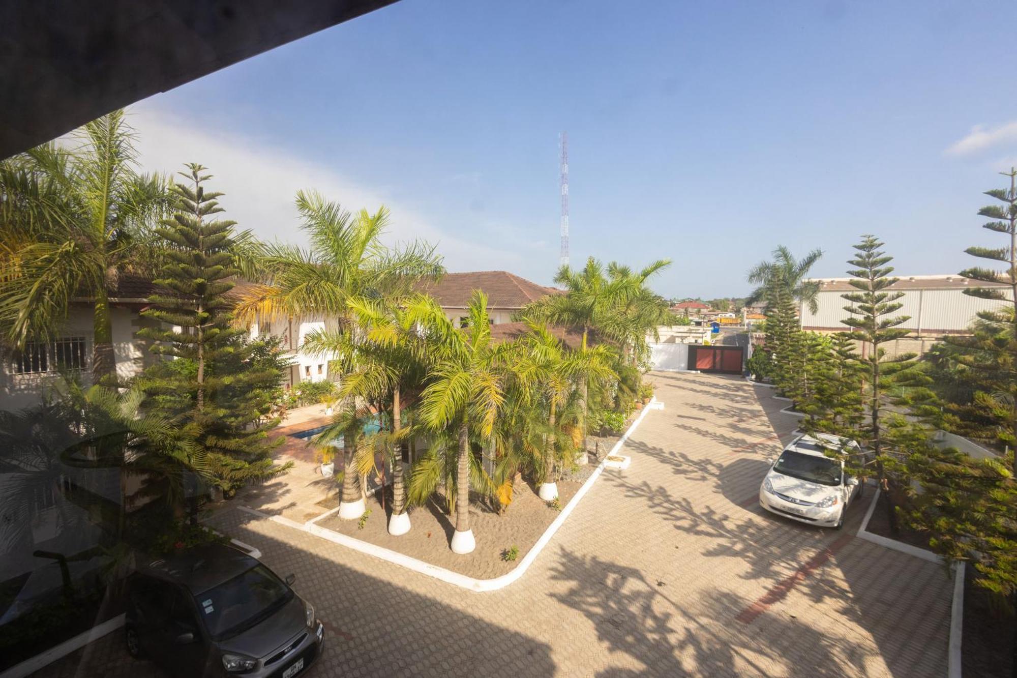 Bragha Apartments And Hotel Sekondi-Takoradi Екстериор снимка