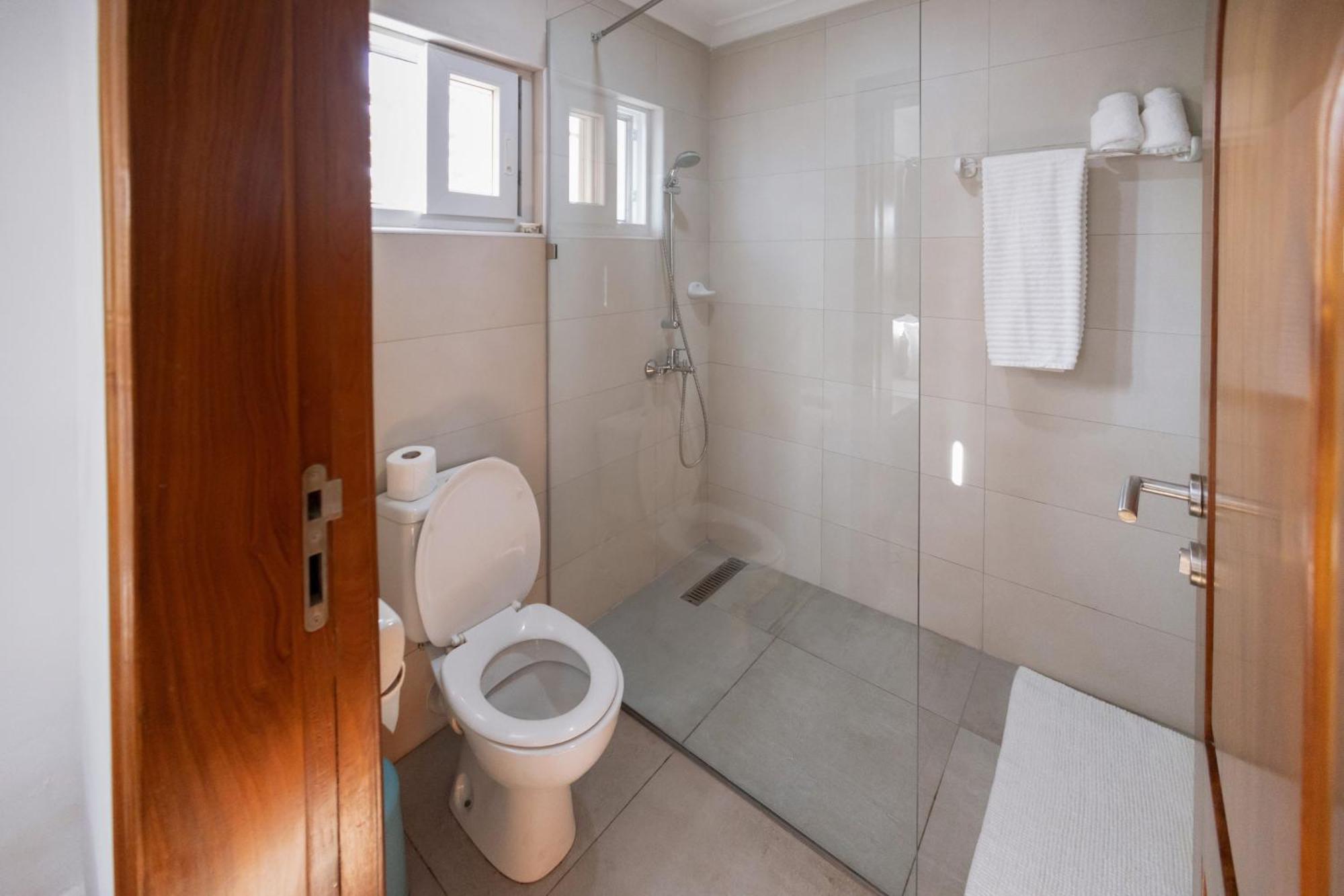 Bragha Apartments And Hotel Sekondi-Takoradi Екстериор снимка
